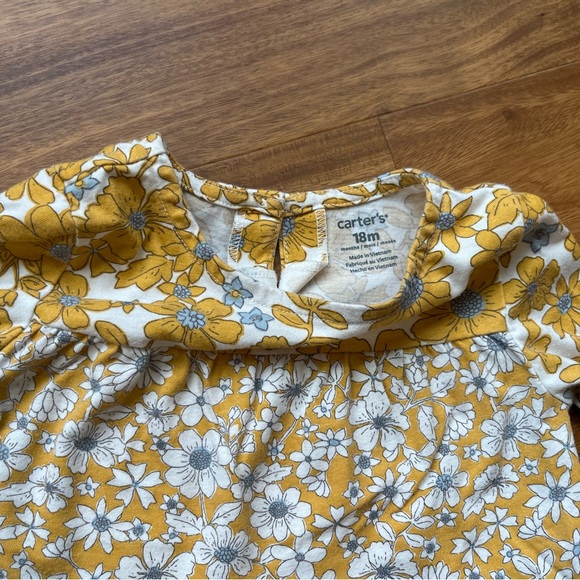 4 for $10 ๐ Carter's Yellow Floral Top with Denim Color Pants - Picture 4 of 8